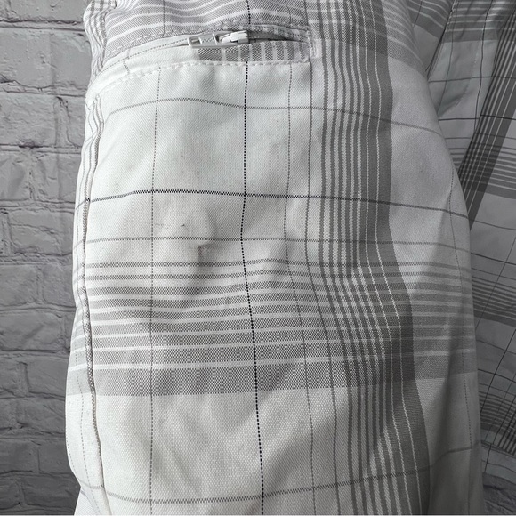 Grand Slam Golf Mens Flat Front Chino Shorts White Plaid Size 40 Polyester. - Picture 7 of 10